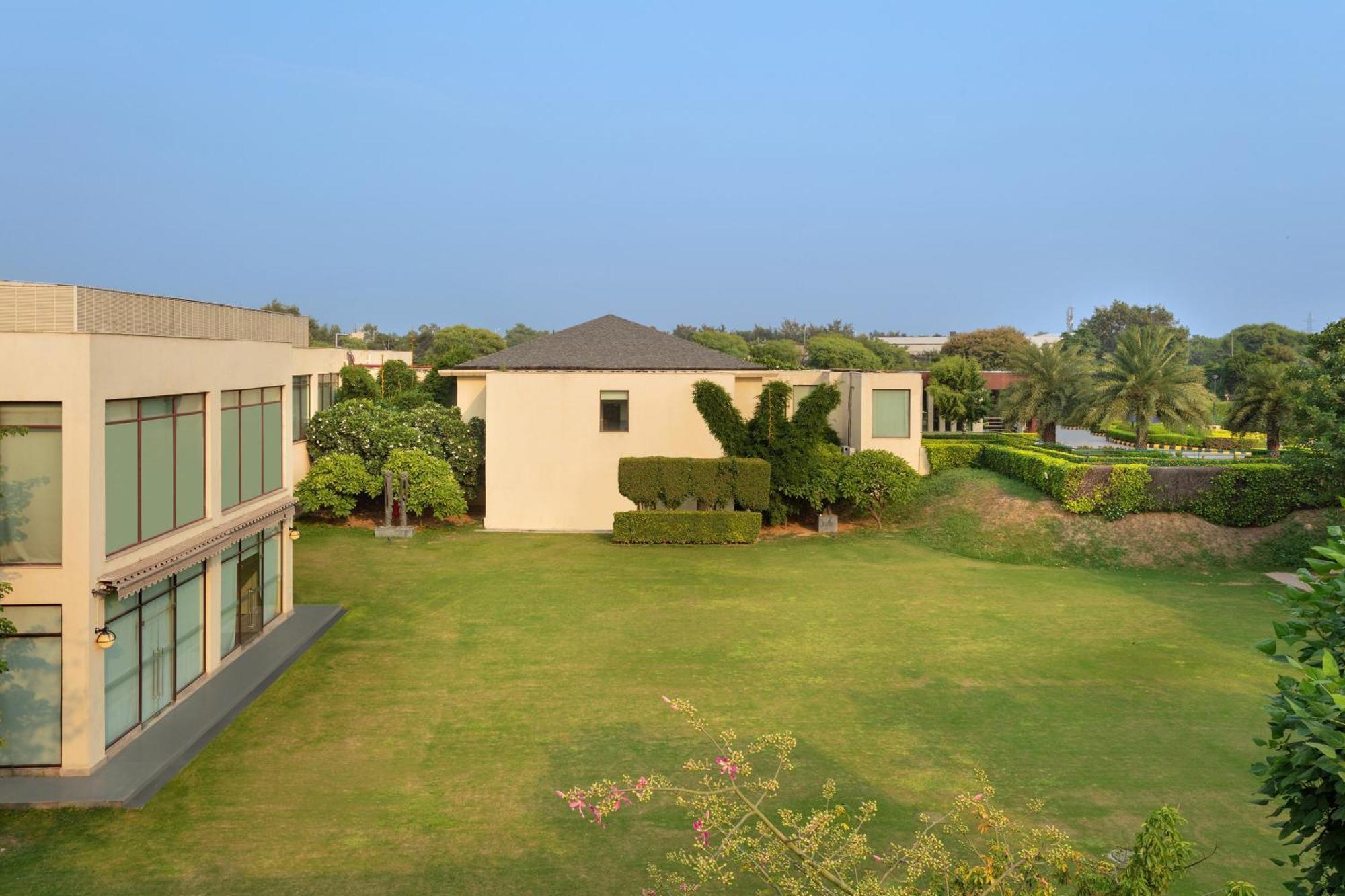 Four Points By Sheraton New Delhi, Airport Highway Nova Deli Exterior foto
